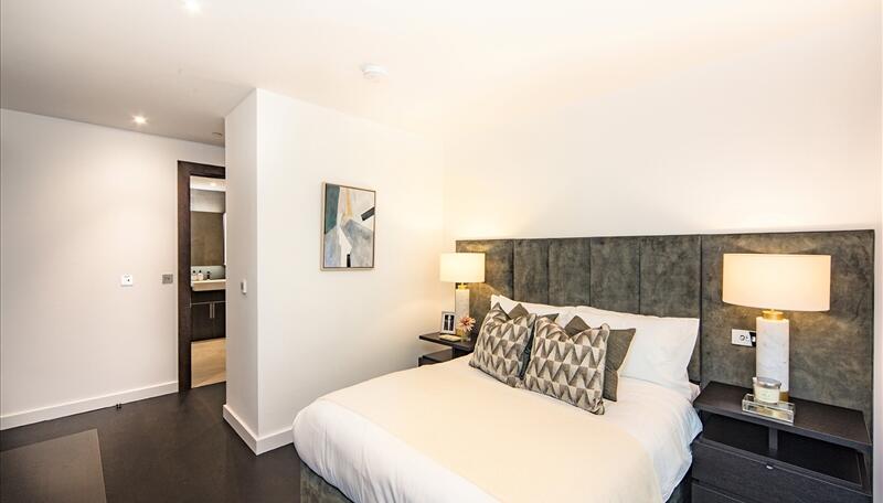 4 Thornes House, 6-8 Charles Clowes Walk, London